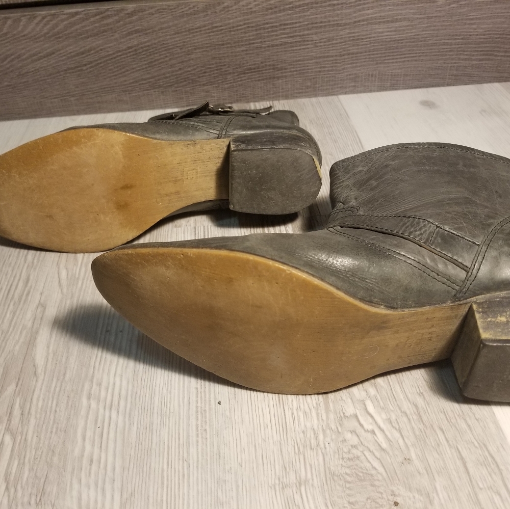 Booties Pre-owned - Picture 2 of 3